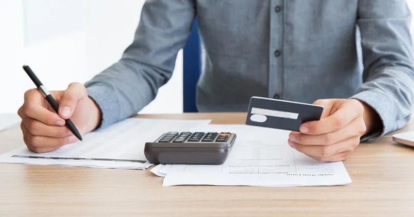 Lãi suất thẻ tín dụng là gì? Cách tính chi tiết 2026