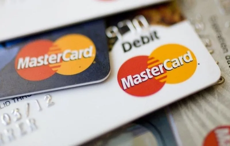 Thẻ MasterCard là gì? Các loại thẻ, biểu phí và so sánh với thẻ VISA